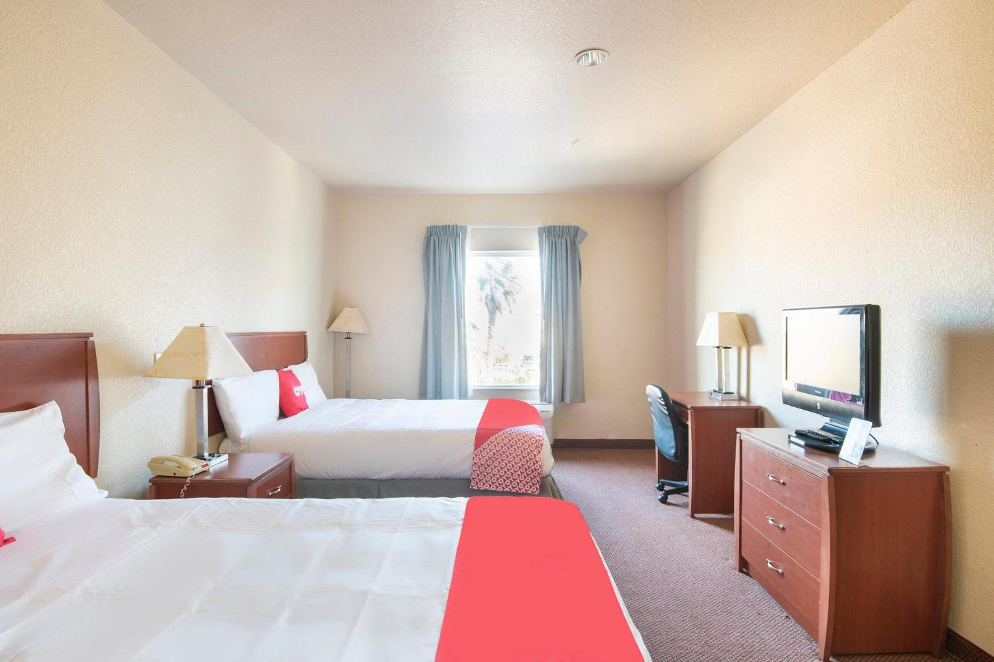 Oyo Townhouse Clute Lake Jackson Екстериор снимка